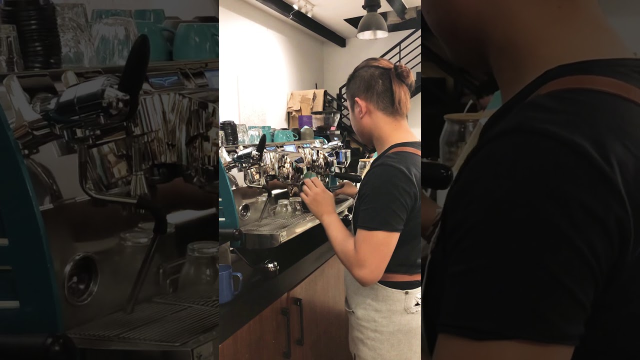 How to make piccolo latte art