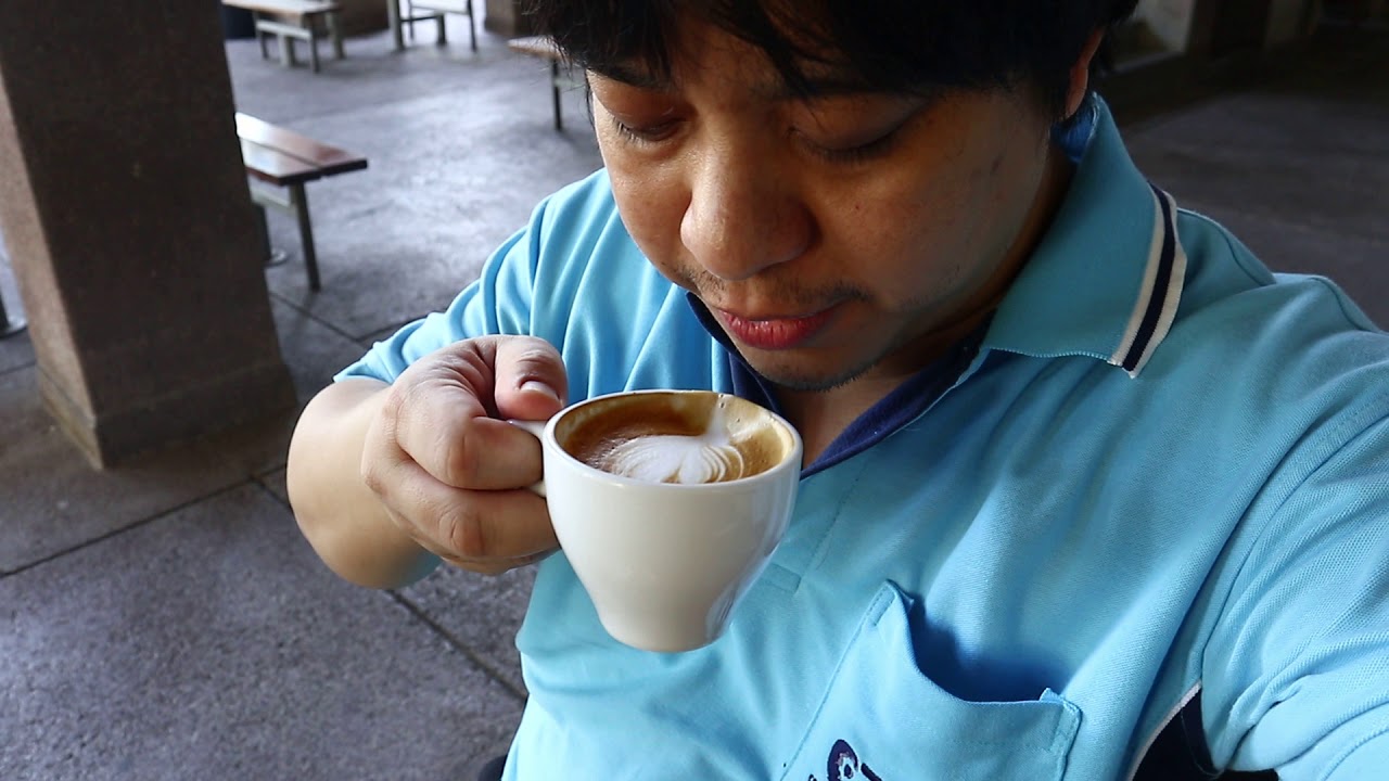 ดื่มกาแฟ Piccolo (Latte) ที่ร้าน Black Bear Brews