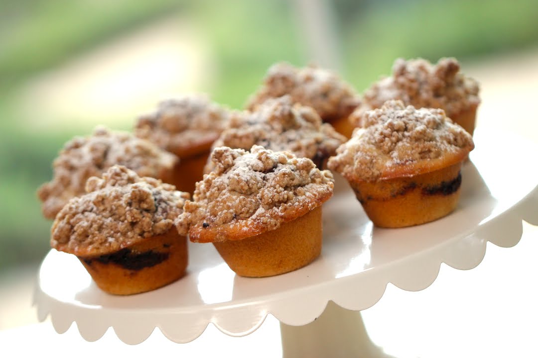 Beth's Coffee Cake Muffin Recipe | ENTERTAINING WITH BETH