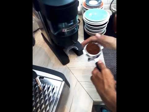Tutorial!!! Pembuatan coffee piccolo 'you coffee and Resto