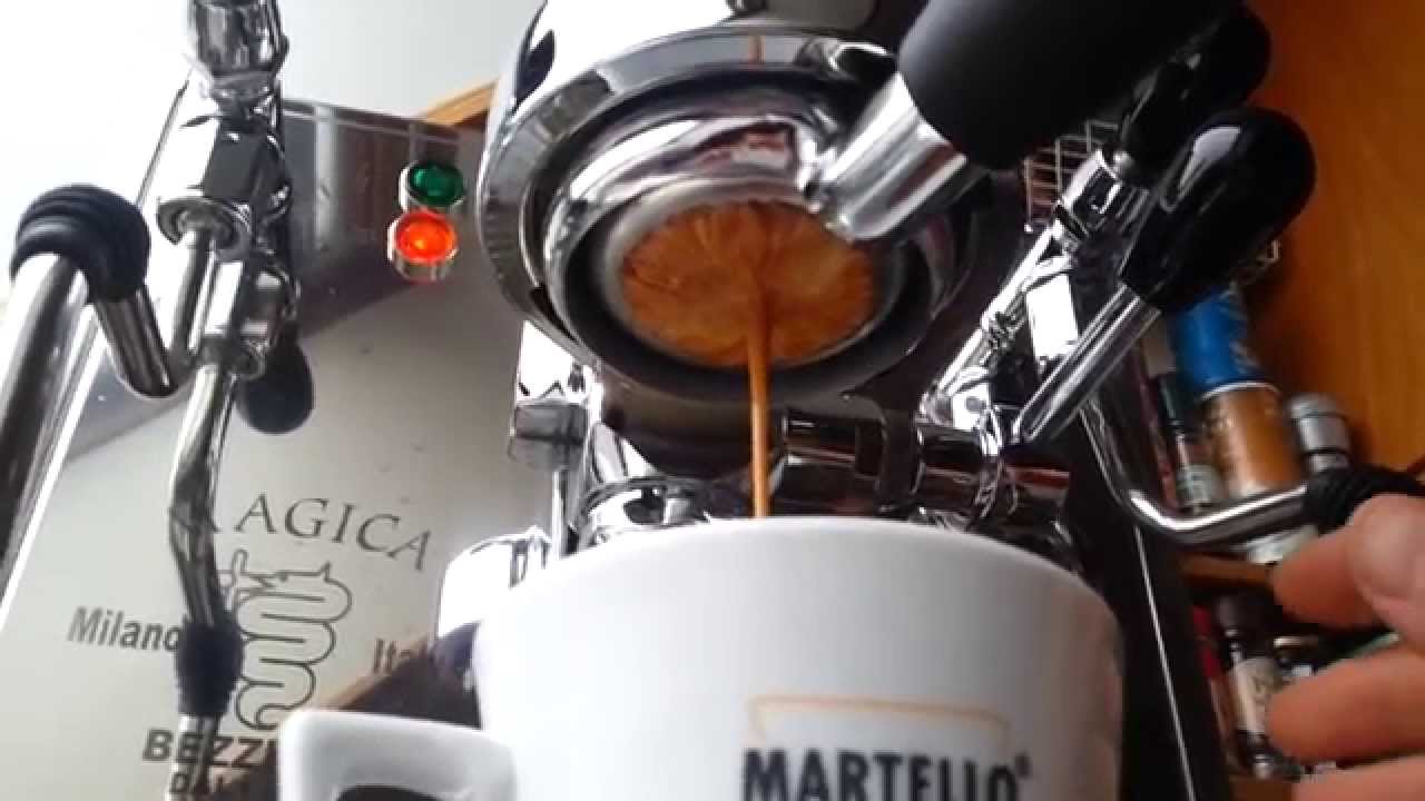 bottomless portafilter double espresso shot (full HD)
