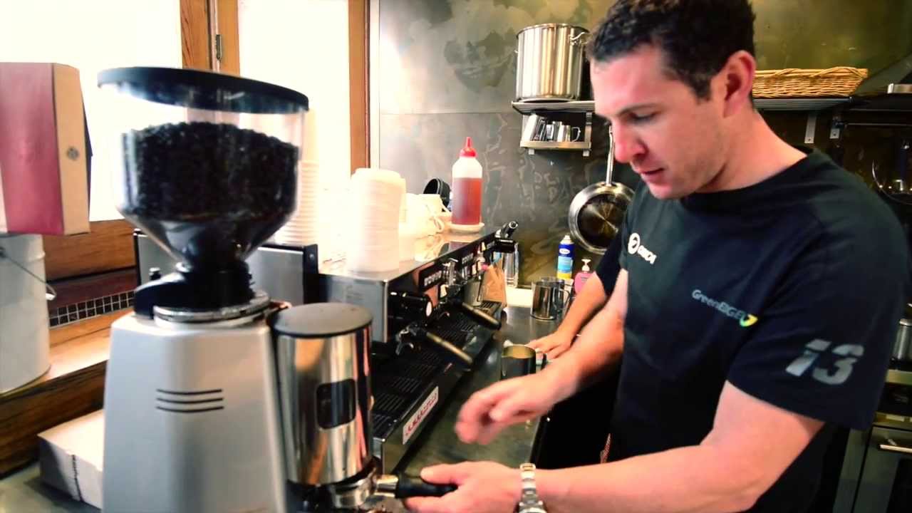 Espresso Macchiato Latté – Matt Goss Barista Action