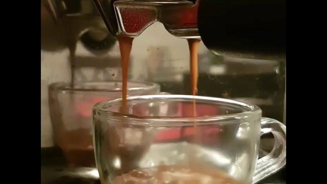 Double espresso shot with La Pavoni CFL Gran Caffe Espresso