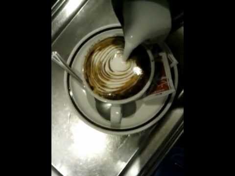 Latte art come fare un cappuccino con cuore
