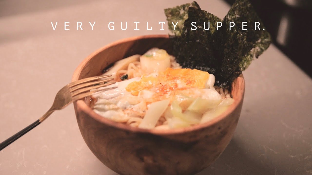 Guilty Supper 🍜 男朋友給我弄了一個邪惡宵夜 😆🍳大蔥煎蛋辛辣麵 Affogato