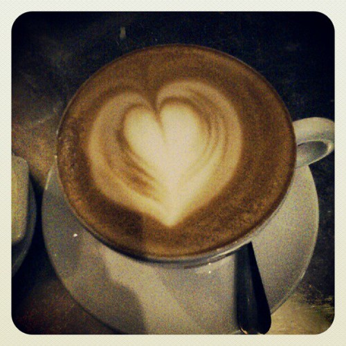 #cappucinno in #love #eltpics #coffee #drinks @ La Bodega