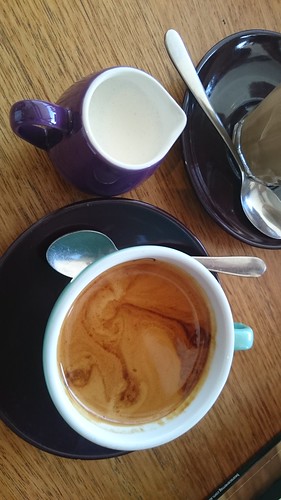Ethiopian single-origin long black coffee with warm milk – Workshop Espresso, Glenhuntly