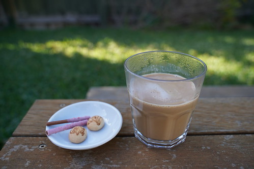 Sunny Autumn Friday coffee break on the deck – A7iii
