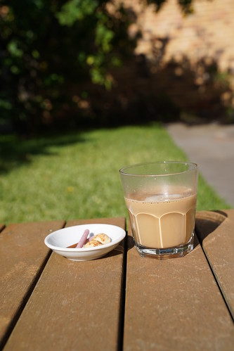 Sunny Autumn Friday coffee break on the deck – sunny – A7iii