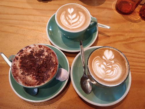 Hot chocolate, flat white, strong caffe latte – Mr Brightside, Caulfield South