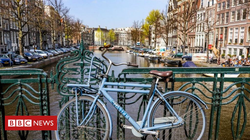 Amsterdam drugs: Tourists face ban from cannabis cafes
