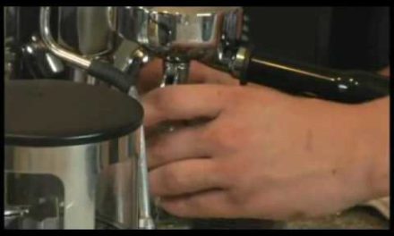 How to Assemble and Serve a Double Espresso com Panna