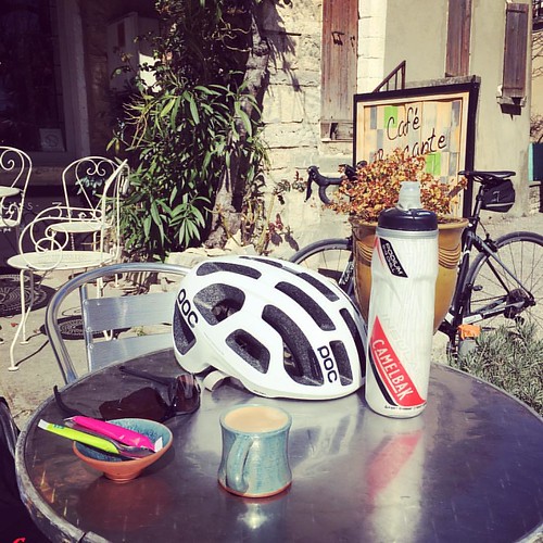 #coffee break. #cycling #velo #vaucluse #wilier #elemnt