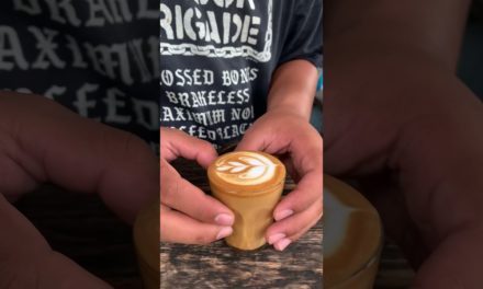 Latte art for Piccolo by me cofee #barista #bali #art #espresso #california #greenfie…