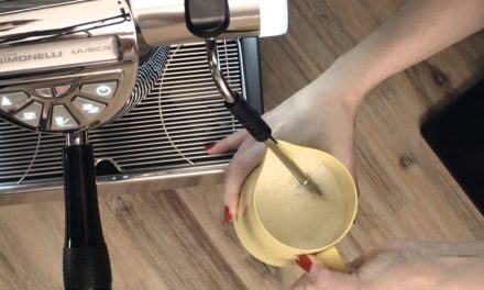 Příprava cappuccina s Petrou Veselou