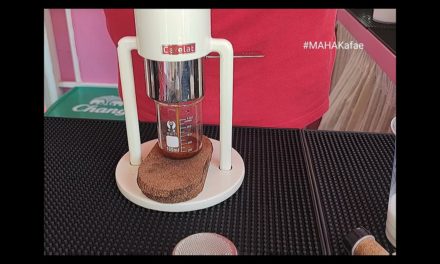 Cafelat robot work flow with Typhoon S70 grinder #MAHAkafae