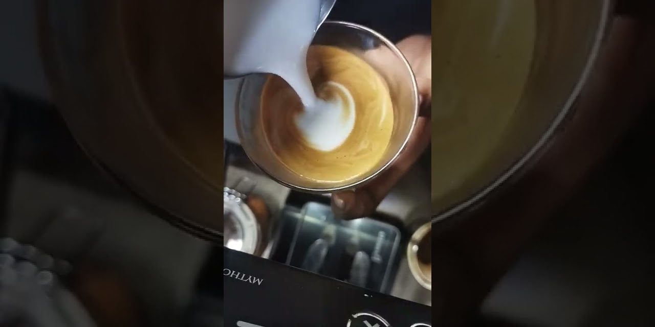 heart latte art #coffee #cappuccino